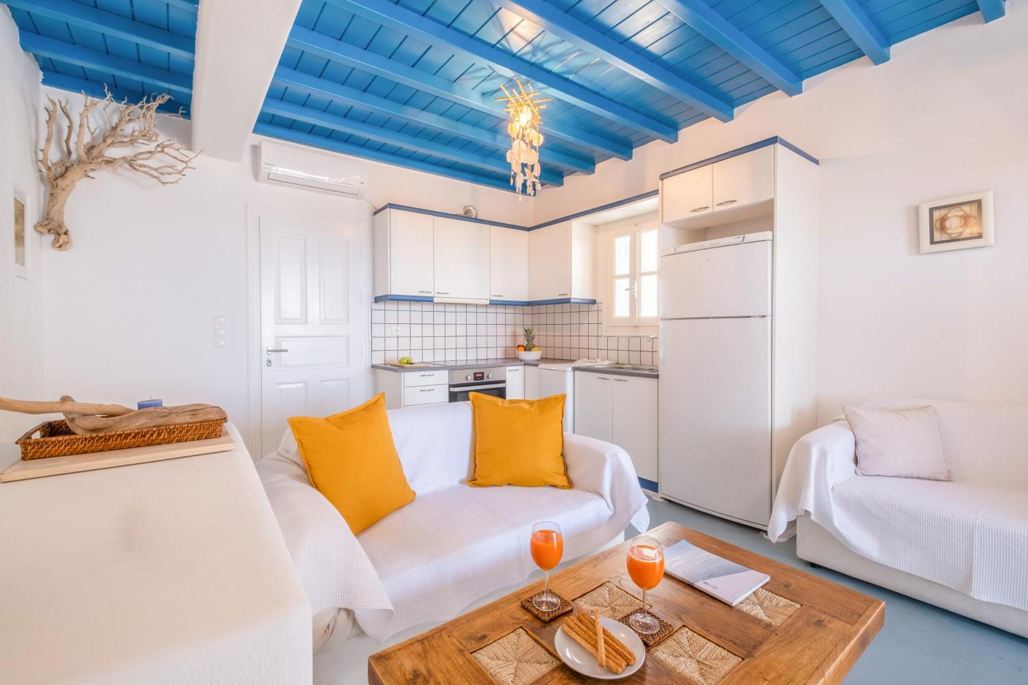 Sunny Getaway In Mykonos Lia Kalafatis